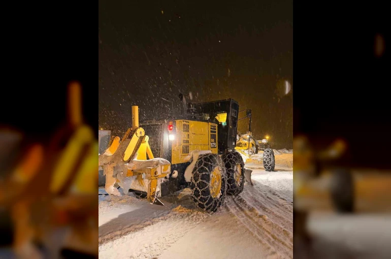 Ardahan’da kar yağışı nedeniyle 35 köy yolu ulaşıma kapandı