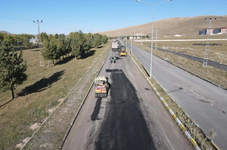 Ardahan’da yol çalışması sürüyor