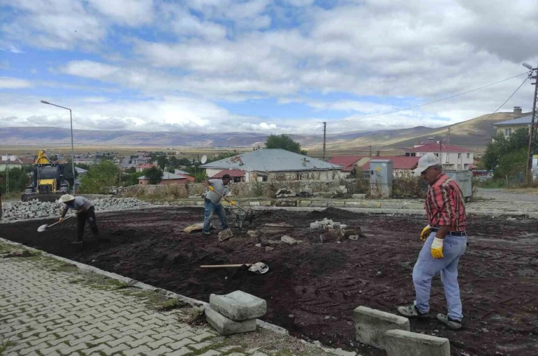 Ardahan’da yol yapım çalışmaları sürüyor