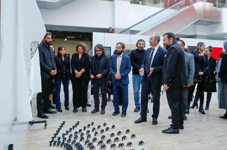 Arınma performansıyla başlayan sanat etkinliği söyleşi ve sergiyle devam etti