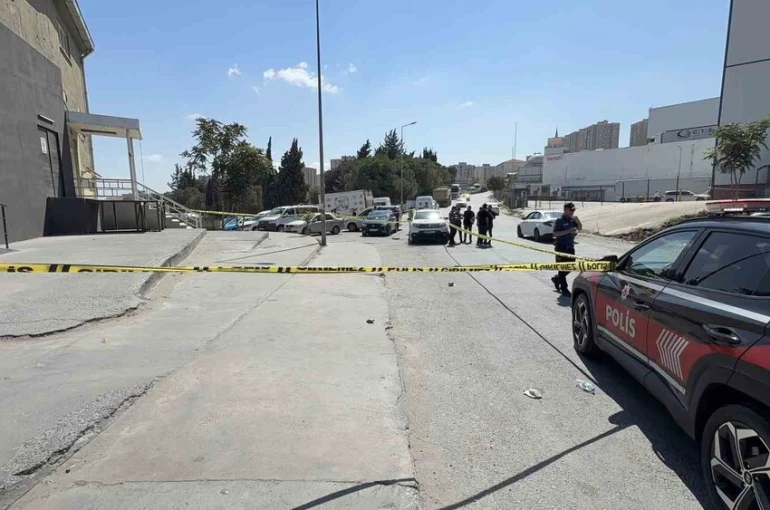 Arnavutköy’de eski eşinin sevgilisi olan kuzenini vurup kayıplara karıştı 