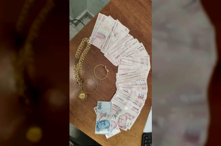 Arnavutköy’de evden 750 bin liralık altın çalan 2 çocuk yakalandı