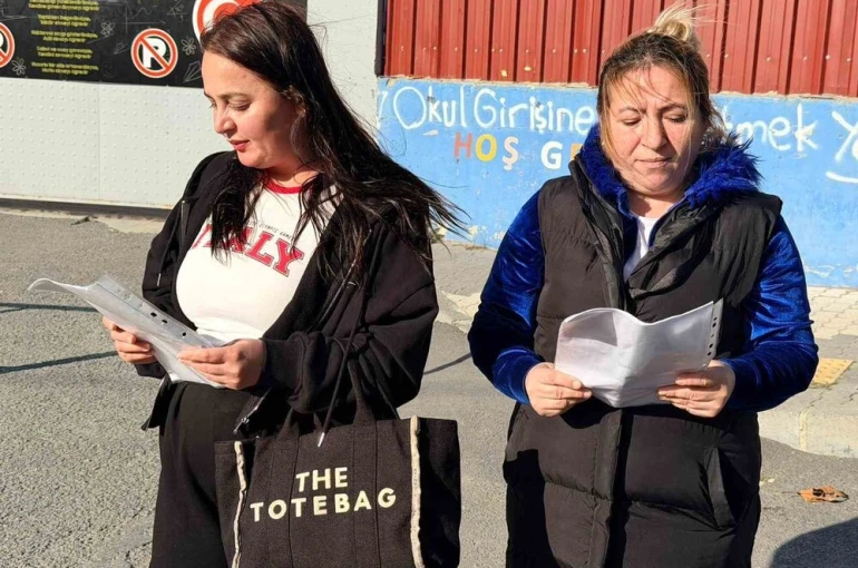 Arnavutköy’de okul önünde trafik çilesi büyüyor