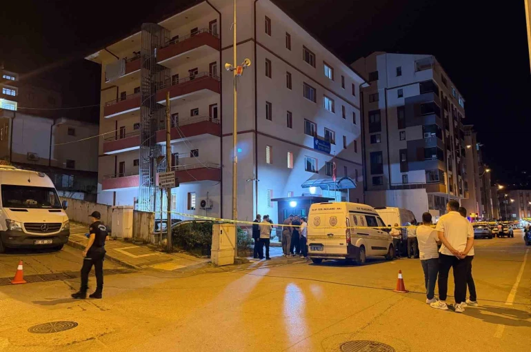 Arsin’de otoparktaki araçların üzerine insansız hava aracı düştü 