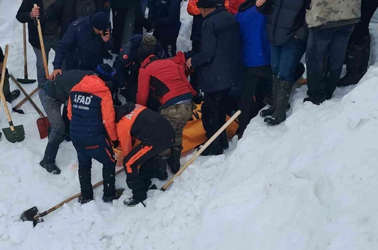 Artvin’de çığ altındaki Bülent Gezer’in cansız bedeni 4 ay sonra kar altından çıkarıldı