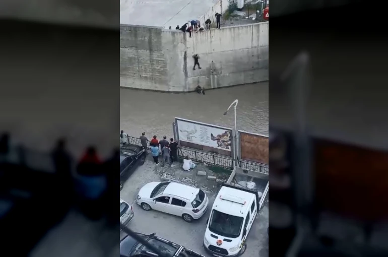 Artvin’de dereye düşen çocuk vatandaşların müdahalesiyle kurtarıldı