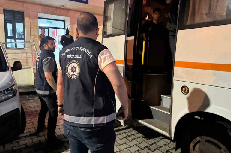 Artvin’de kaçak göçmen operasyonu