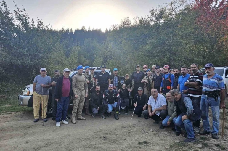Artvin’de kaybolan Alzheimer hastası yaşlı kadın bulundu