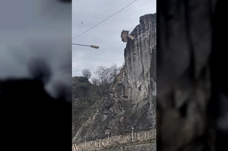 Artvin’de tehlike oluşturan kayalar kontrollü şekilde düşürüldü