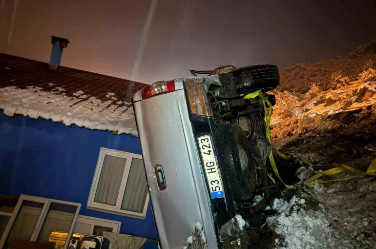 Artvin’de trafik kazası: 1 ölü, 1 yaralı