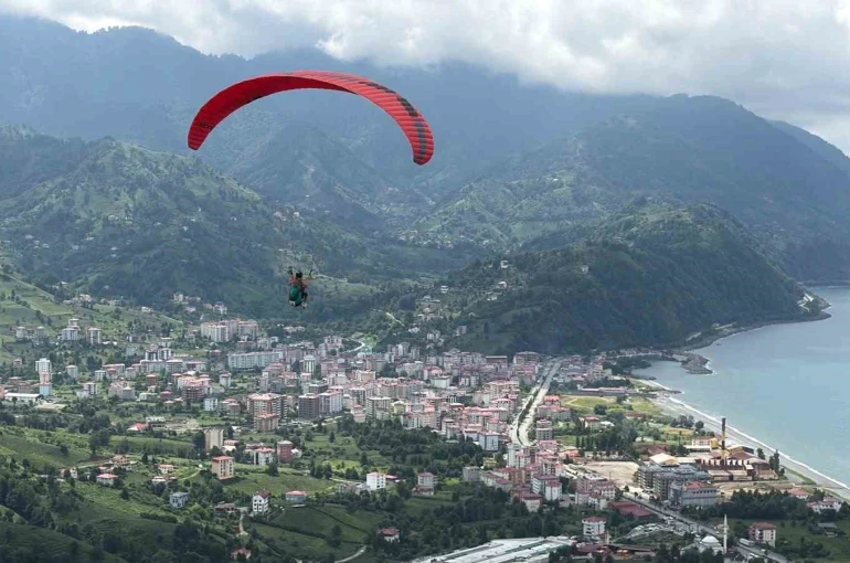 Artvin’de Yamaç Paraşütü Türkiye Şampiyonası heyecanı başladı