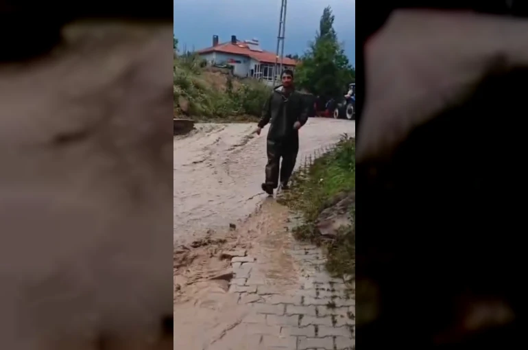 Aşırı yağış Develi’de sele dönüştü