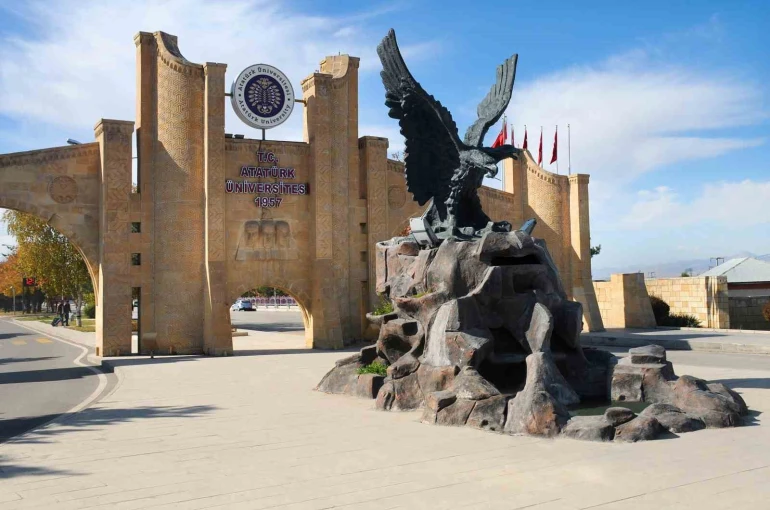 Atatürk Üniversitesi, bilimsel etkide Türkiye’nin zirvesinde