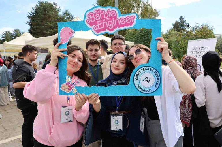 Atatürk Üniversitesi’nde "Kampüse hoş geldin" oryantasyon programı başladı
