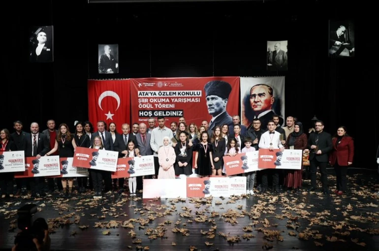 Ata’ya Özlem Şiir Okuma Yarışması’nda duygulu anlar yaşandı