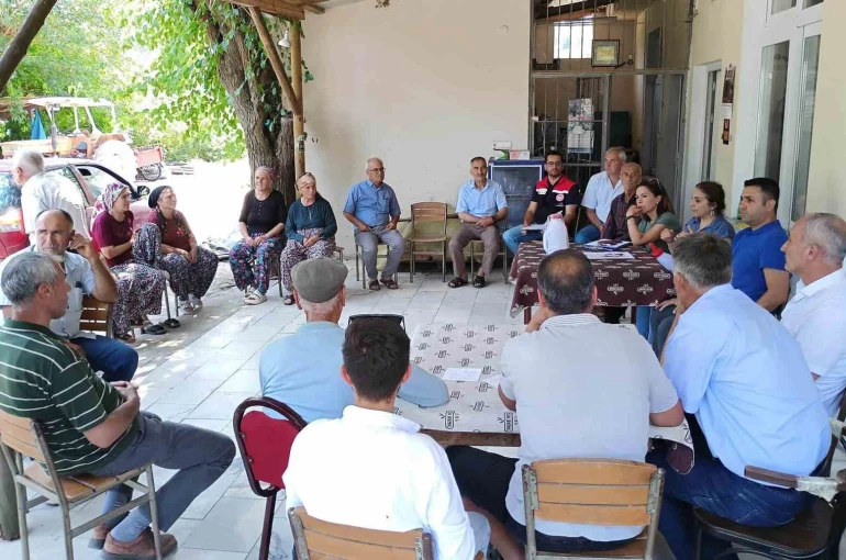 Avcılar Mahallesi’nde Buzağı bakım ve beslenmesi eğitimi