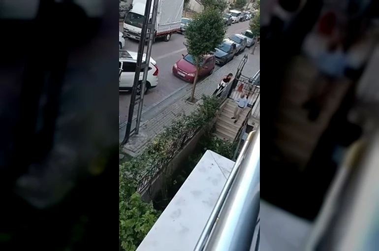 Avcılar’da park yeri tartışması kamerada