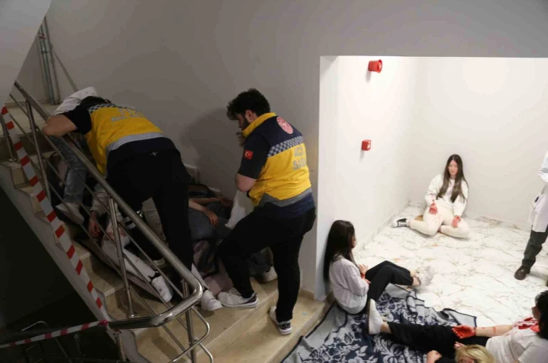 Avrasya Üniversitesi’nde ilk ve acil yardım tatbikatı gerçekleştirildi