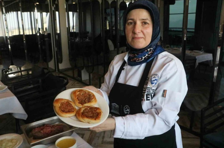 Avrupa Birliği’nden tescilli kaytaz böreği el maharetiyle lezzet buluyor