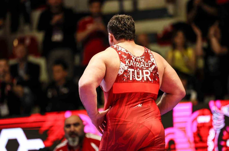 Avrupa Güreş Şampiyonası’nda 3 yarı final