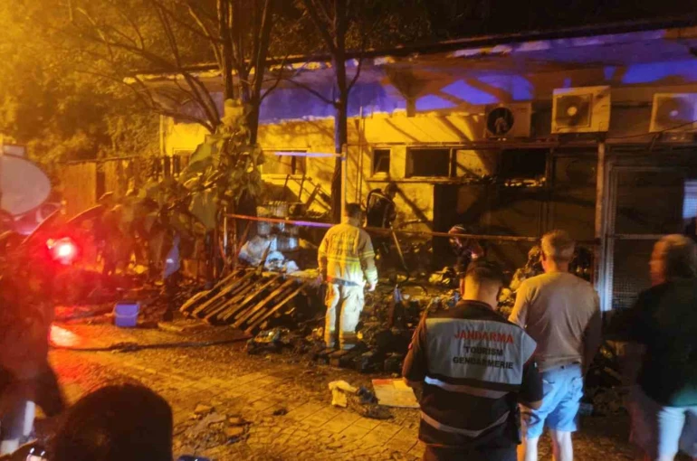 Avşa Adası’nda depoda çıkan yangın söndürüldü