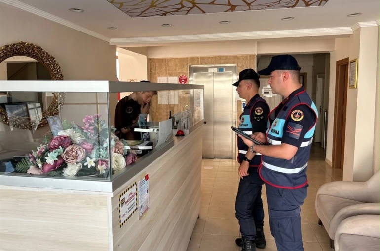 Avşa Adası’nda huzur uygulaması: 22 aranan şüpheli yakalandı