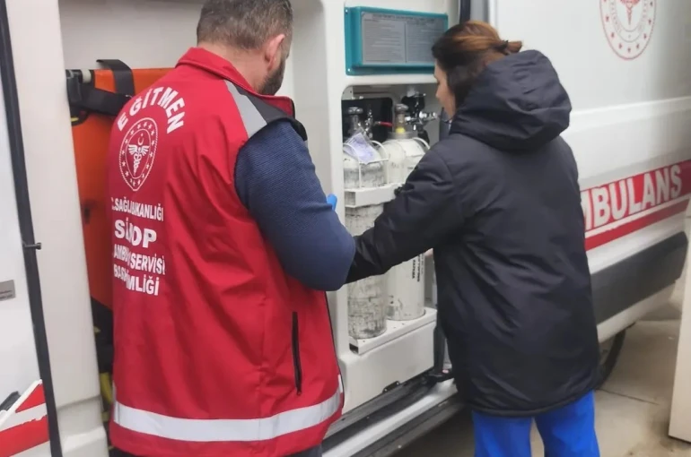 Ayancık’ta sağlık çalışanlarına teknik eğitim desteği