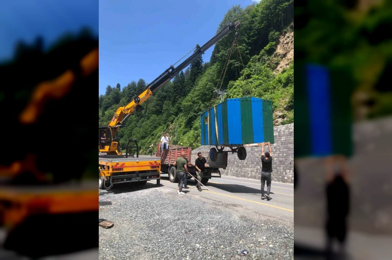 Ayder Yaylası yolundaki izinsiz yapılar kaldırıldı