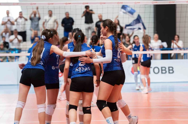 Aydın BBSK Midi Kız Takımı son 16 turuna yükseldi