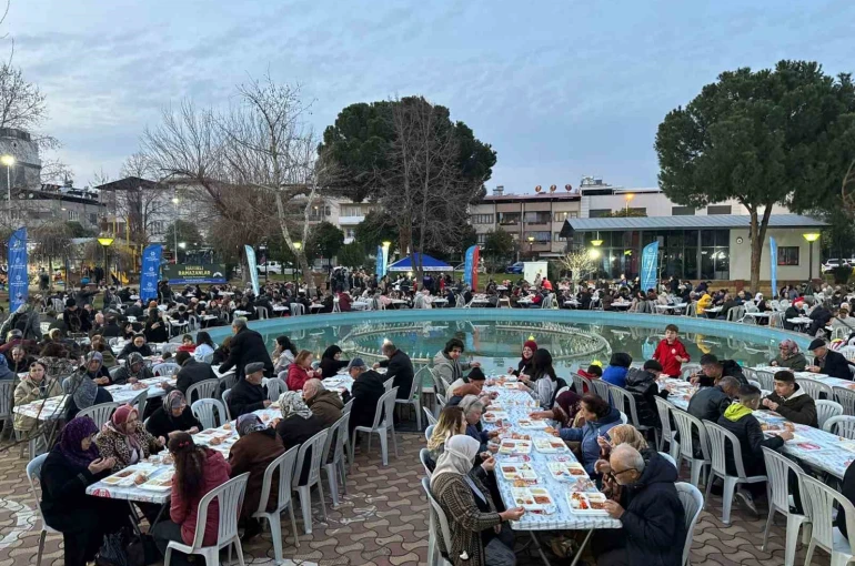 Aydın Büyükşehir Belediyesi Ramazan’ın bereketini kentin dört bir yanına taşımayı sürdürüyor