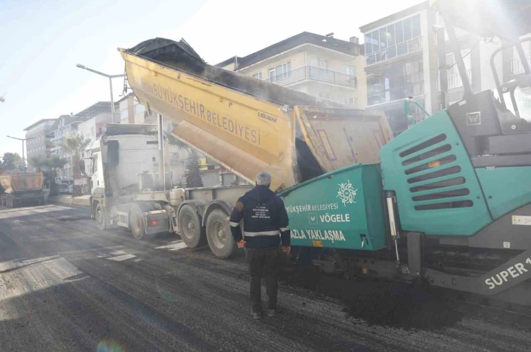 Aydın Büyükşehir’den Doğu Çevre Bulvarı’na sıcak asfalt dokunuşu