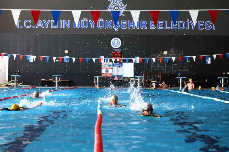 Aydın Büyükşehir’in yaz dönemi yüzme kurslarına yoğun ilgi