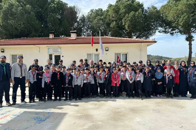 Aydın Diyanet İzcilik Kampı’nda 40 öğrenci İzcilik Yemini etti