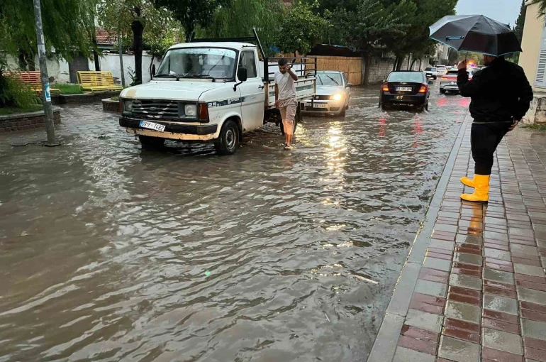 Aydın için kuvvetli yağış uyarısı: 12 ilçe için alarm verildi
