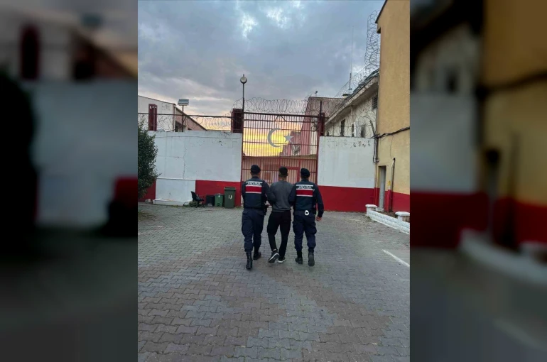 Aydın’da aranan 2 hükümlü jandarmaya takıldı