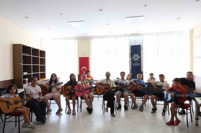 Aydın’da çocuklar sanatla buluşuyor