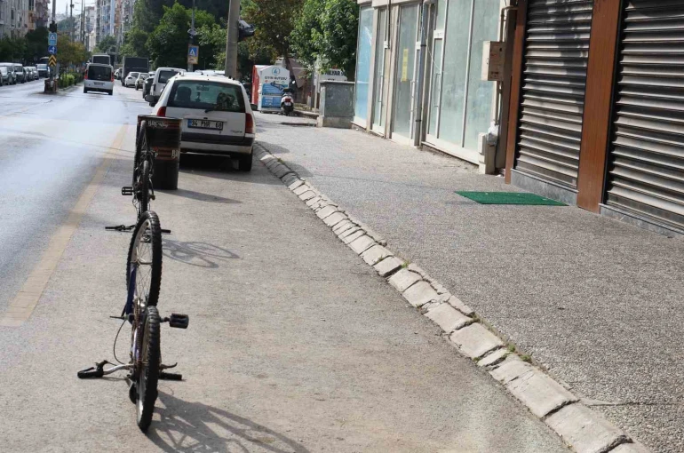 Aydın’daki trafik ve otopark sıkıntısının en önemli nedenlerinden biri denetimsizlik