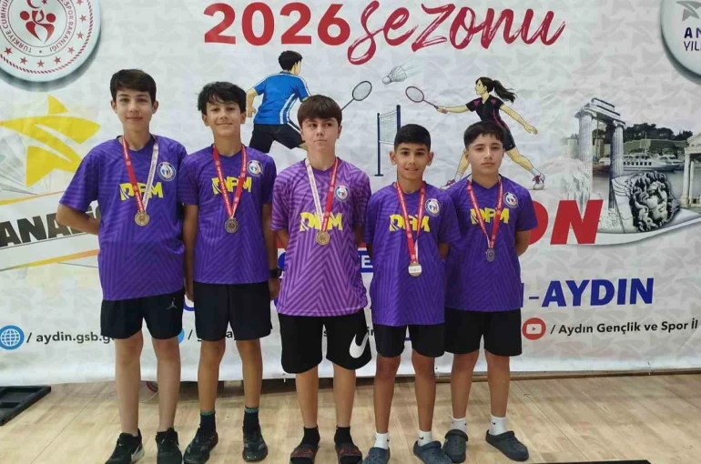 Aydınlı badmintoncular yarı finale yükseldi