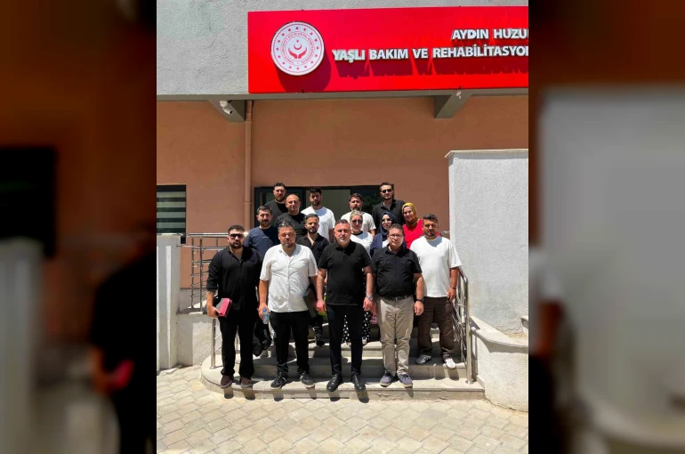 Aydınlı berber ve kuaförlerden huzurevi sakinlerine gönül dokunuşu