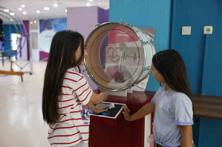 Aydınlı minikler yaz tatilini bilimle geçiriyor