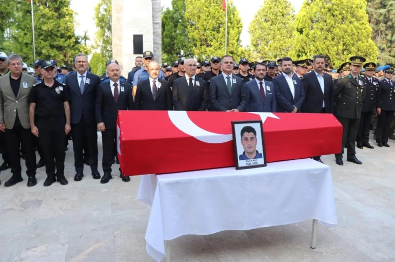 Aydınlı şehit polis memuru Denizli’de toprağa verildi