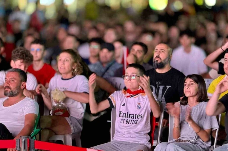 Aydınlılar milli heyecanı bir arada yaşadı