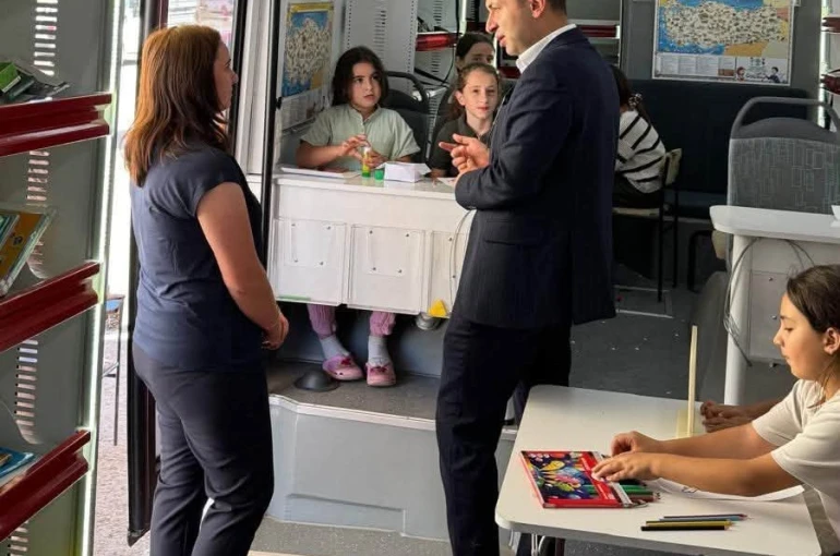 Aydıntepe’de Gezici Kütüphane çocuklarla buluştu