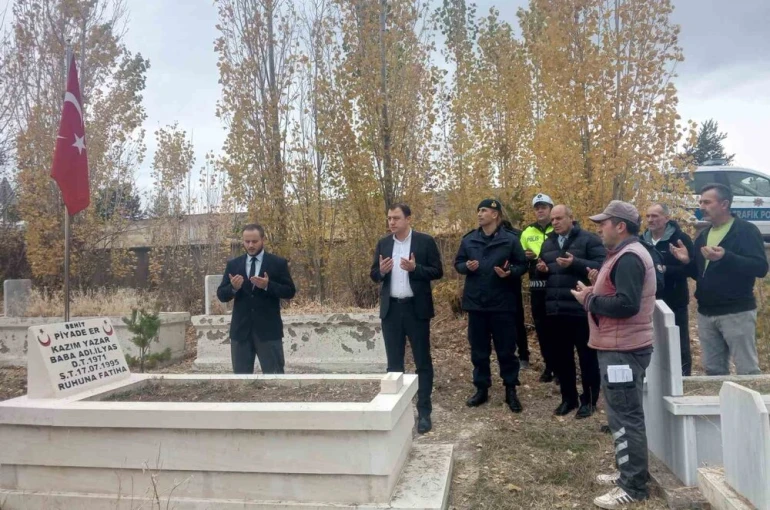 Aydıntepe’de şehitler kabirleri başında dualarla anıldı