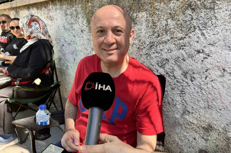 AYT sınavında ailelerin heyecanlı bekleyişi sürüyor