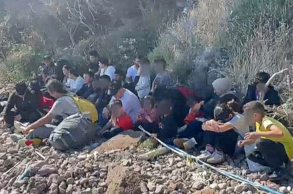 Ayvacık’ta 30 kaçak göçmen yakalandı