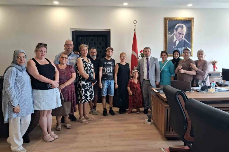 Ayvalık Birlik Ortopedik Engelliler Derneği’nden Kaymakam Cimşit’e hayırlı olsun ziyareti