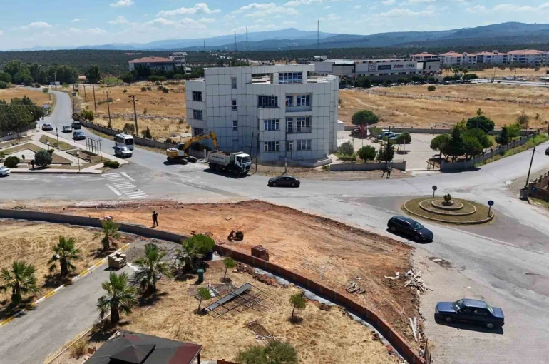 Ayvalık’ın 7. akıllı kavşağı bölge trafiğine nefes aldıracak 