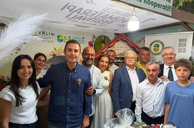 Ayvalık’ın yöresel lezzetleri 7. Aromaterapi Festivali’nde büyük ilgi gördü