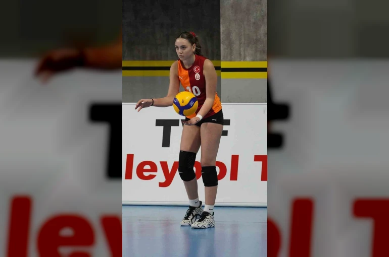 Ayvalıklı genç voleybolcu Minel Yalçın milli takım kampına davet edildi